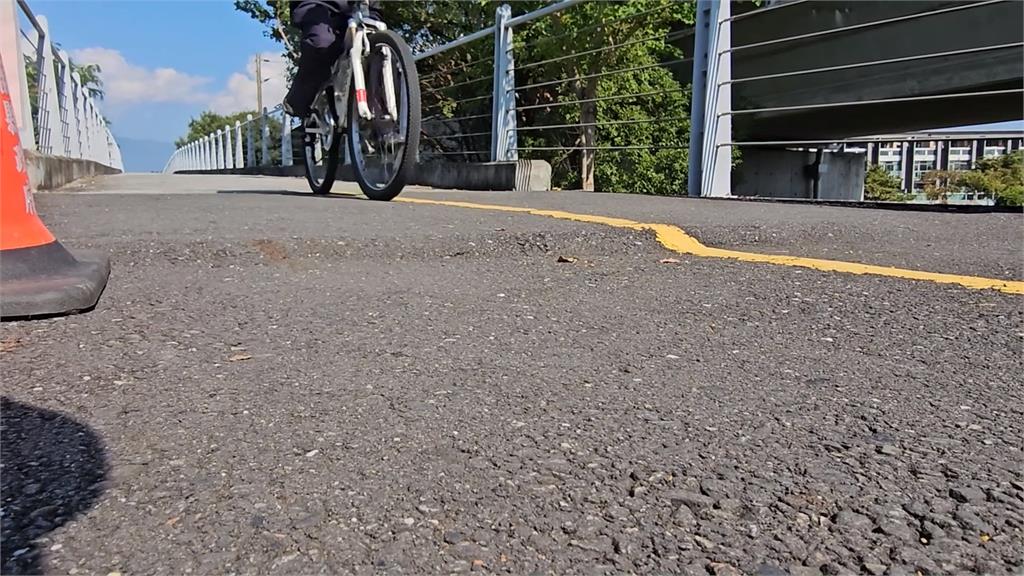 自行車道出現10公分高低差　多位民眾摔傷「反應2週仍未改善」