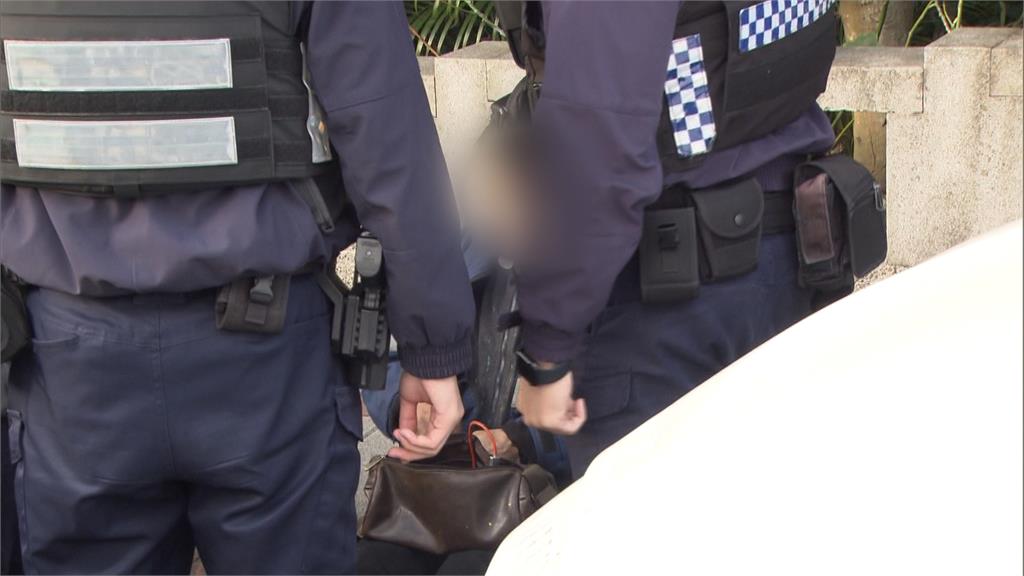 酒駕男連環撞 9汽車.1重機遭撞爛 辯稱邊開車邊吃便當 肉沒夾好釀擦撞?