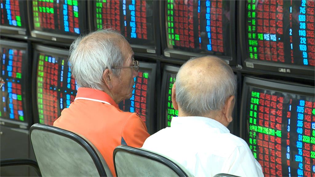 央行利率連9凍 房市信用管制維持不變　楊金龍：持續關注