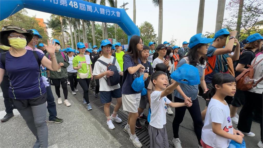 全國規模最大! 台中市第48屆萬人健行 3萬民眾熱情參與