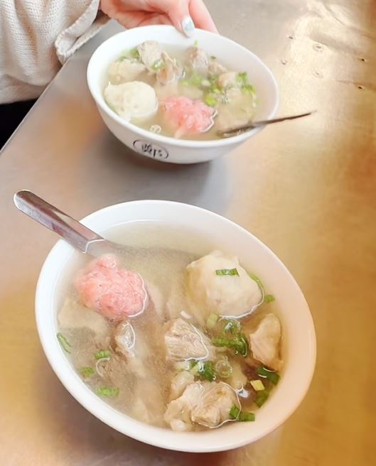 新竹魚丸湯店傳承百年 工程師偕妻接班當第五代