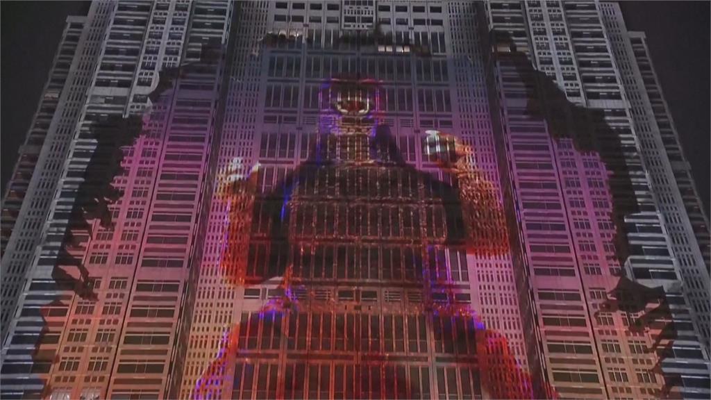 百米哥吉拉突襲東京都廳！　巨幅光雕秀震撼登場