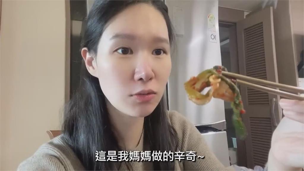 台灣泡麵好特別!韓母女吃到「這1味」驚呼連連 配辛奇高喊:絕讚