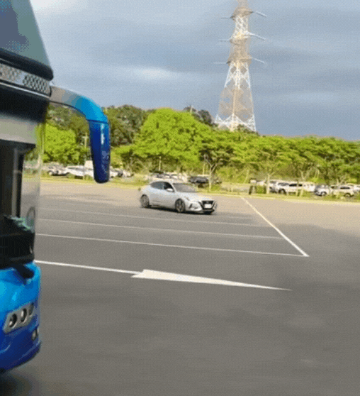 影/六福村89猴「停車場飆車」嗆挑戰公權力!警一動手秒變慫:我自己下車…