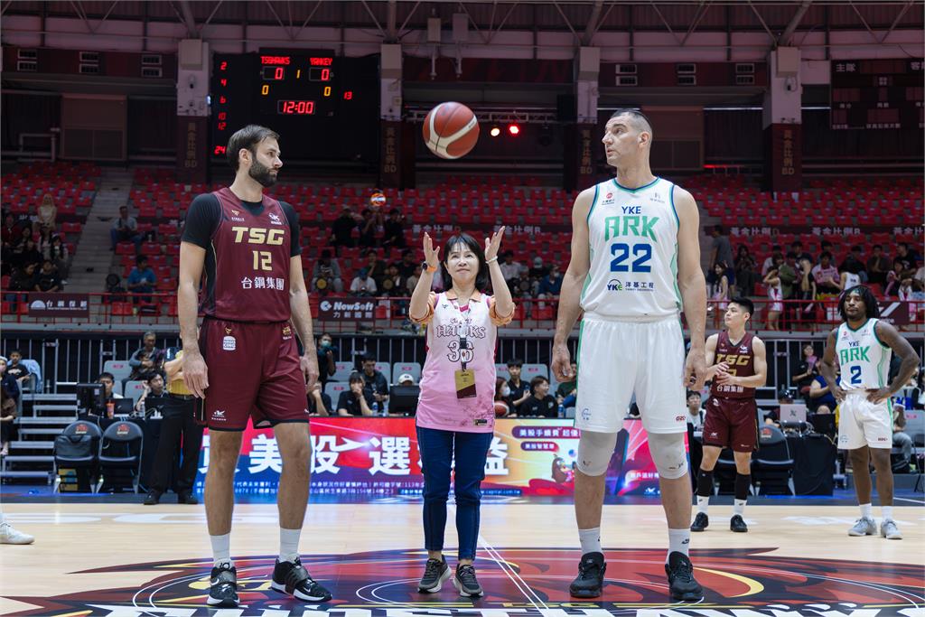 突破界限！群益金鼎與臺鋼獵鷹攜手合作   支援婦女自我實現！