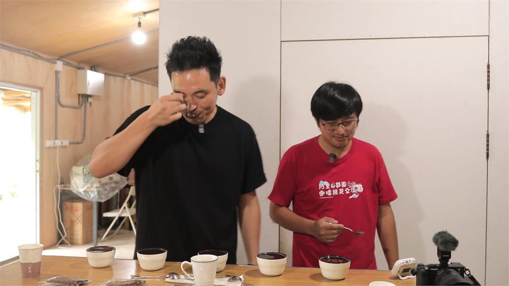 愛上阿里山咖啡豆　日本職人來台打造黑金奇蹟