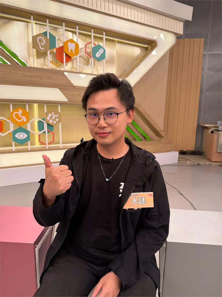 陳真愛犬領養就罹患皮膚病！砸錢買保健品餓到吐胃酸也不肯吃