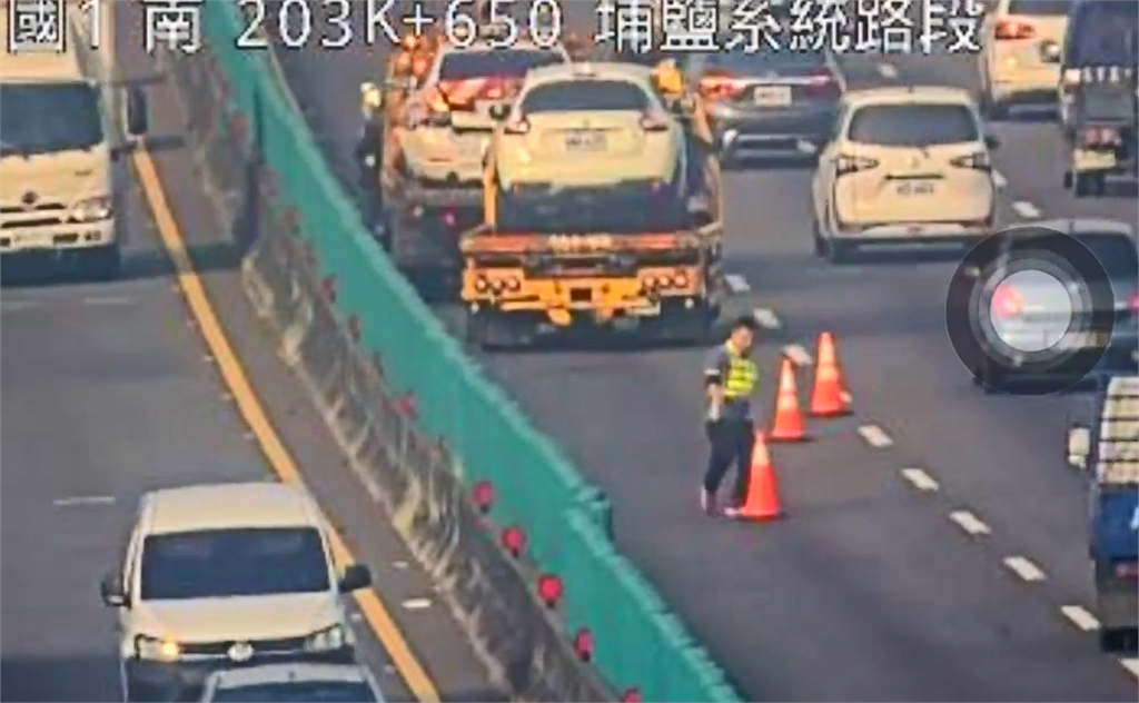 快新聞／「紅斑馬」屁股開花！警方巡邏車國道1號彰化段遭追撞