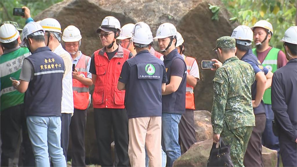 快新聞／北投大量落石擋路中央　蔣萬安「確定安全才通車」：無法給出時間點