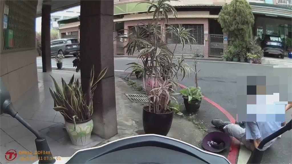 把馬路當成拳擊館！　黑衣惡煞埋伏打人前先熱身、跳躍