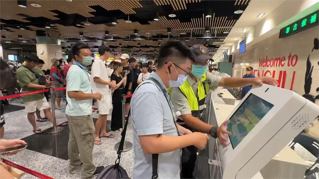 澎湖機場關2天　清晨大排長龍湧候補人潮