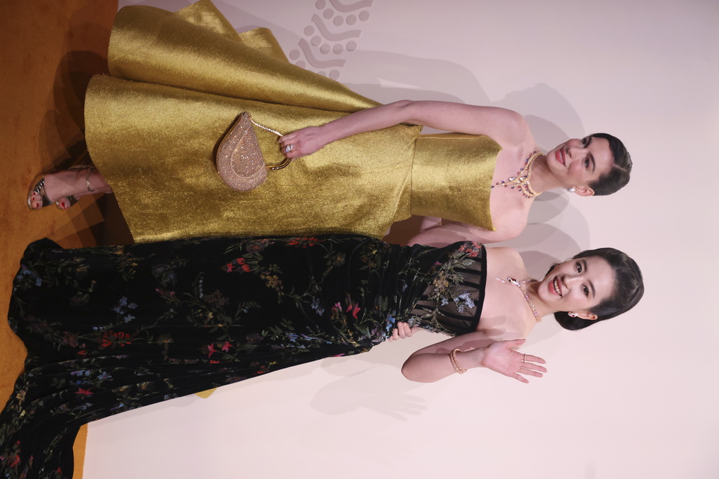 中西2大美女「劉亦菲同框安海瑟薇」！1瞬間被封「世紀神圖」網讚翻