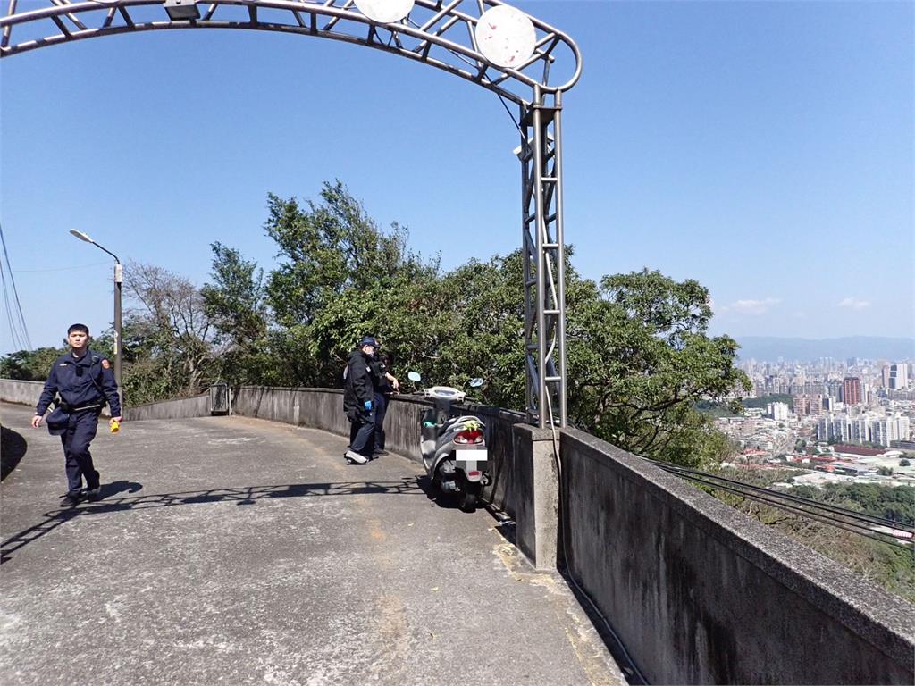 快新聞/新北中和烘爐地出事了!8旬翁邊坡墜樓 倒臥車道送醫急救不治身亡