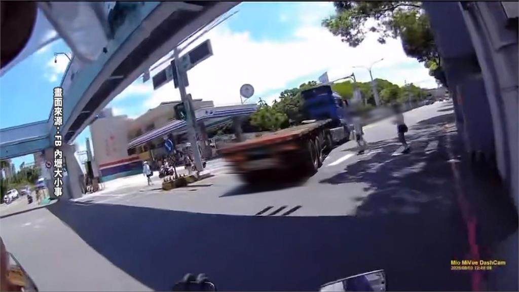 行人地獄！桃園市民小巴加速撞飛路人　女子腦出血送醫
