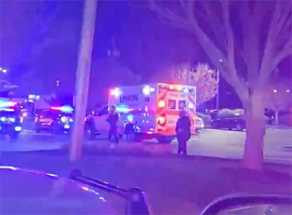 最新／宛如戰場！美國男「瘋狂掃射」速食店釀1死　目擊者嚇：一片混亂