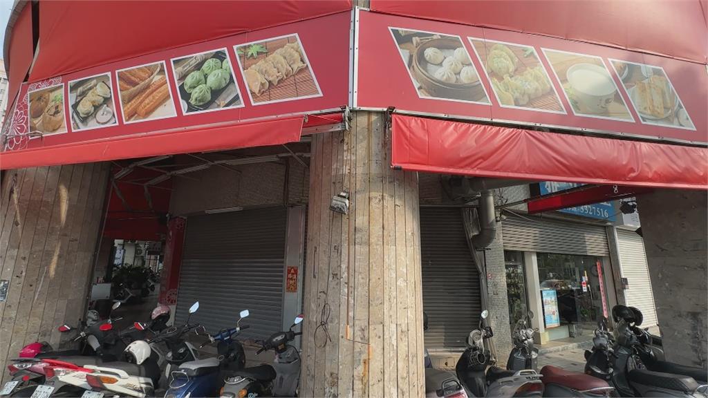 連鎖早餐店蔥抓餅吃到塑膠片!民眾再爆:上次買到結塊豆漿