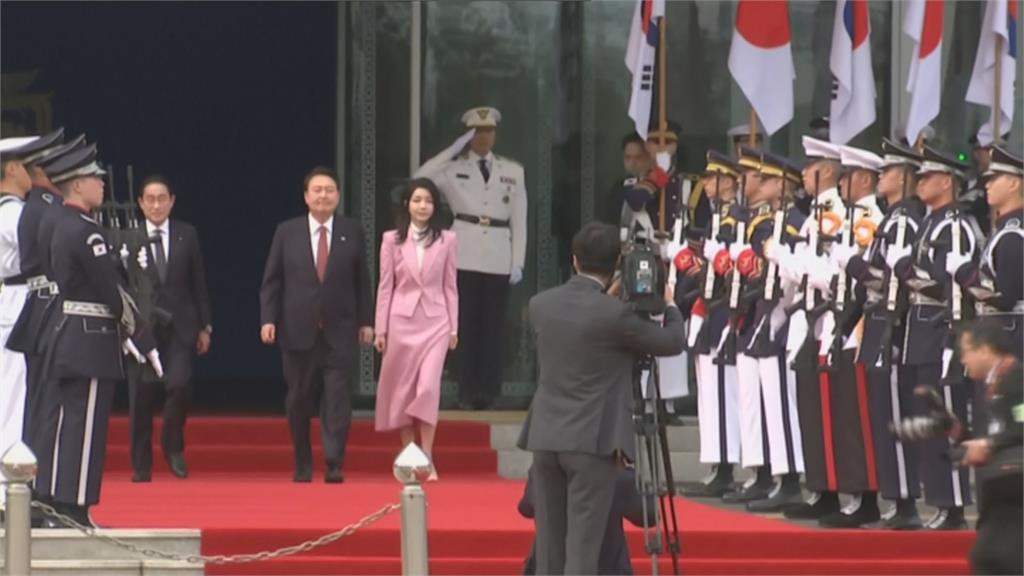 日相岸田文雄夫婦抵首爾　日韓睽違12年重啟「穿梭外交」