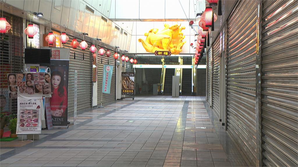 宛如時空凝結! 龍山寺地下街滿是母親節宣傳