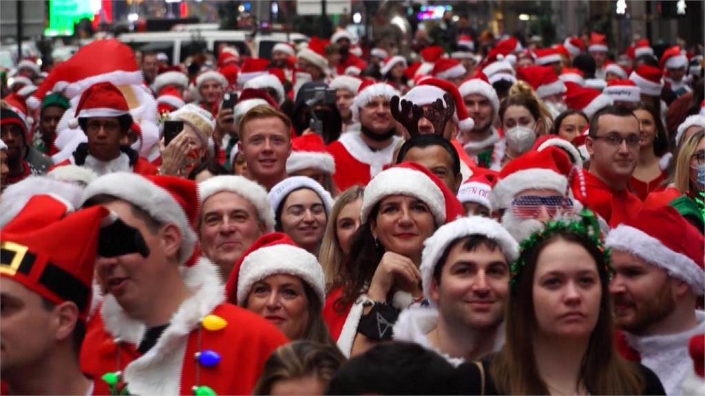 紐約年度耶誕老人大會　時報廣場湧入3萬人慶祝