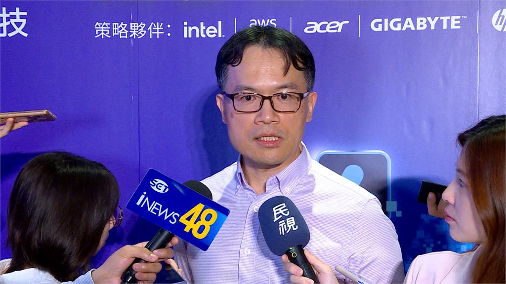 不用再馬賽克到手好痠!剪接軟體.去背AI搞定1秒完成
