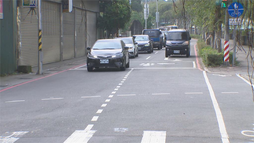 新北危險「犁田路」! 兩車道突縮減車禍頻傳