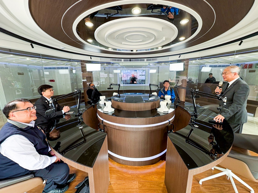 潮州高中校長參訪世新大學　交流創新教育模式與傳播科技