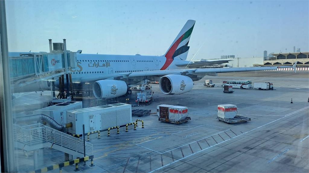 快新聞/不可冒險!伊朗戰事大開「杜拜機場關閉」 阿聯酋航空籲旅客退票