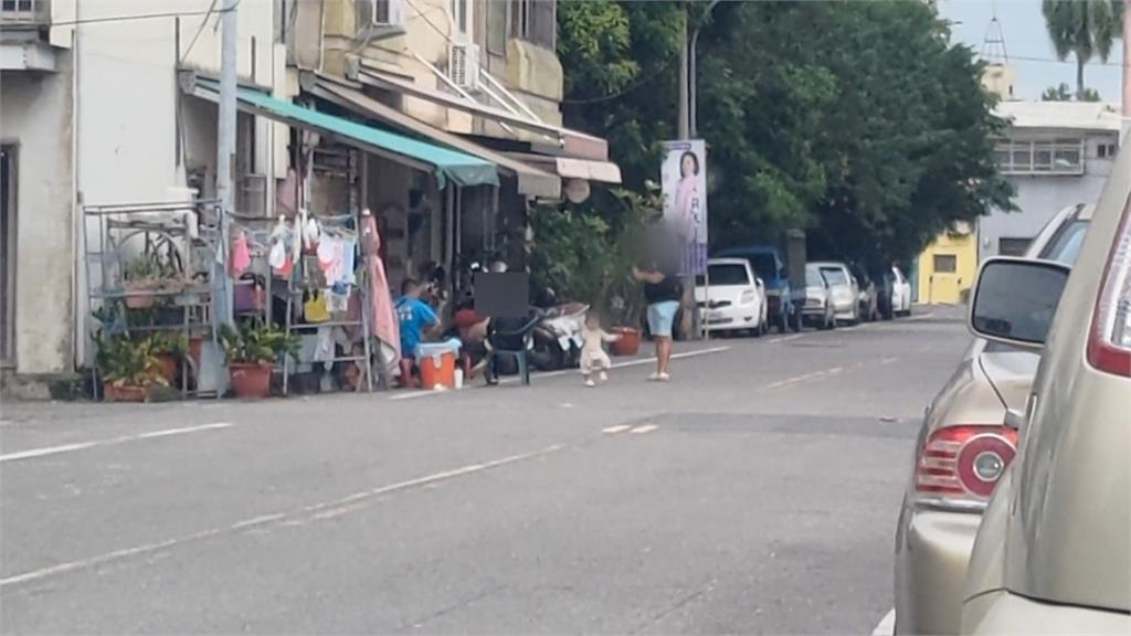 險象環生!雲林幼兒馬路學步 台中男童路中央負氣下車躲藏