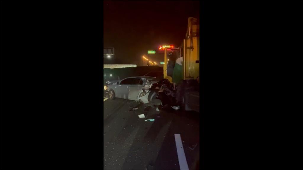 國3重大車禍！　油車.聯結車.4小客車撞一團　3人無生命跡象