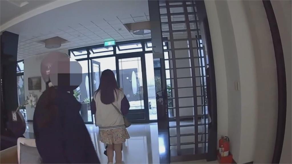 迴轉車險撞行人 駕駛自稱警察竟尾隨還沿路謾罵