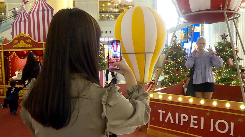 搭上巴斯光年宇宙飛船 「迪士尼」耶誕燈飾現身台北101
