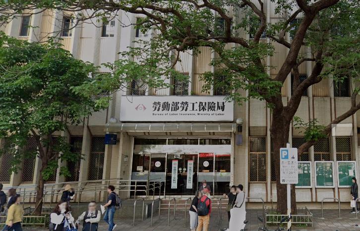 記得刷存摺「4.2萬入帳」！這類人忘申請直接充公　月底前15筆津貼接力發