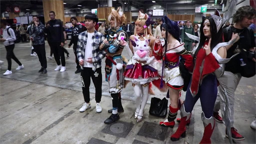 巴黎電玩展最後一天！　會場成「Cosplay盛宴」超吸睛