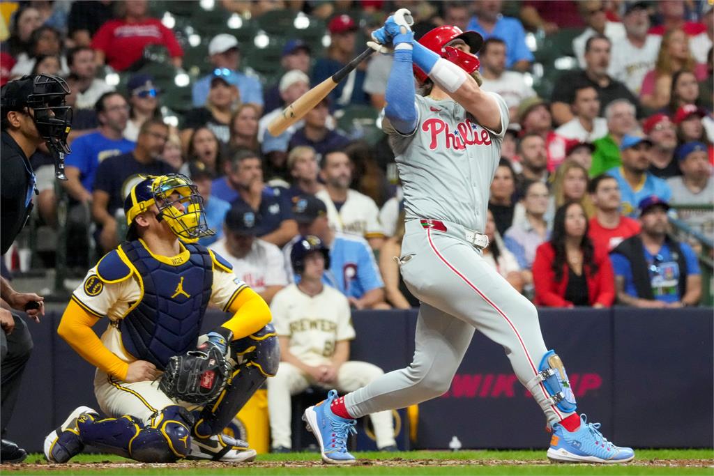 MLB（影）／費城人王牌惠勒16勝到手　釀酒人雖輸球封王魔術數字M1