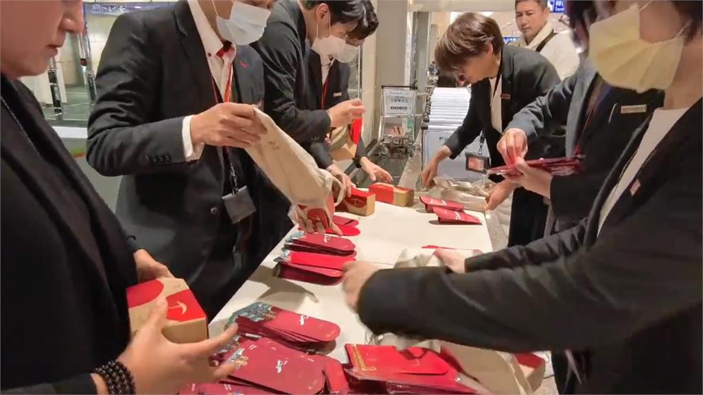 快新聞／終於回家了！阿聯酋航空1客機將抵桃園　機上500人平安返台