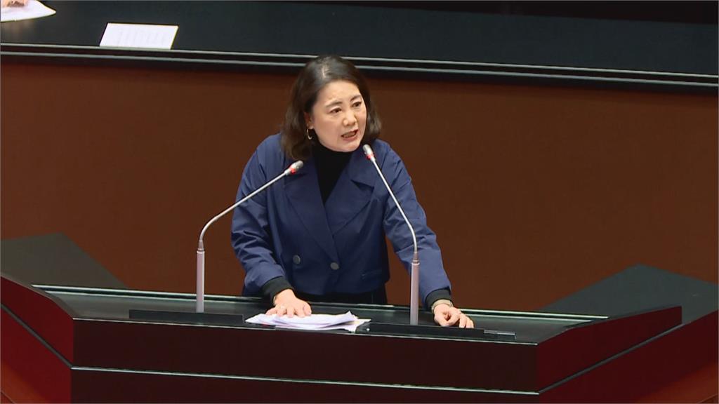 快新聞/多重身分?新黨游智彬闖議場二樓!韓國瑜稱有記者證 陳玉珍吼:他是我助理