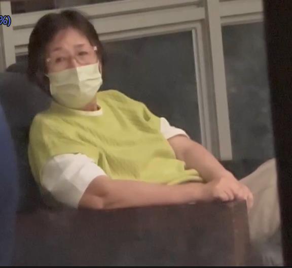 謝典霖父子同遭押研議提抗告　鄭汝芬以100萬交保