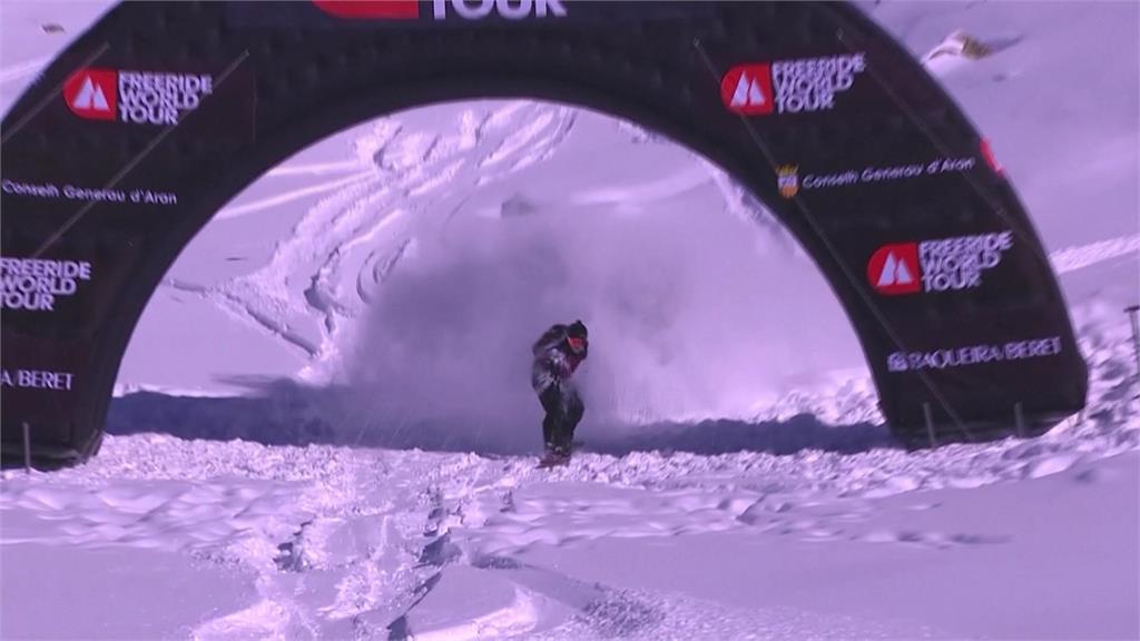 高山自由滑雪世界巡迴賽開幕 20歲新世代好手稱霸首站