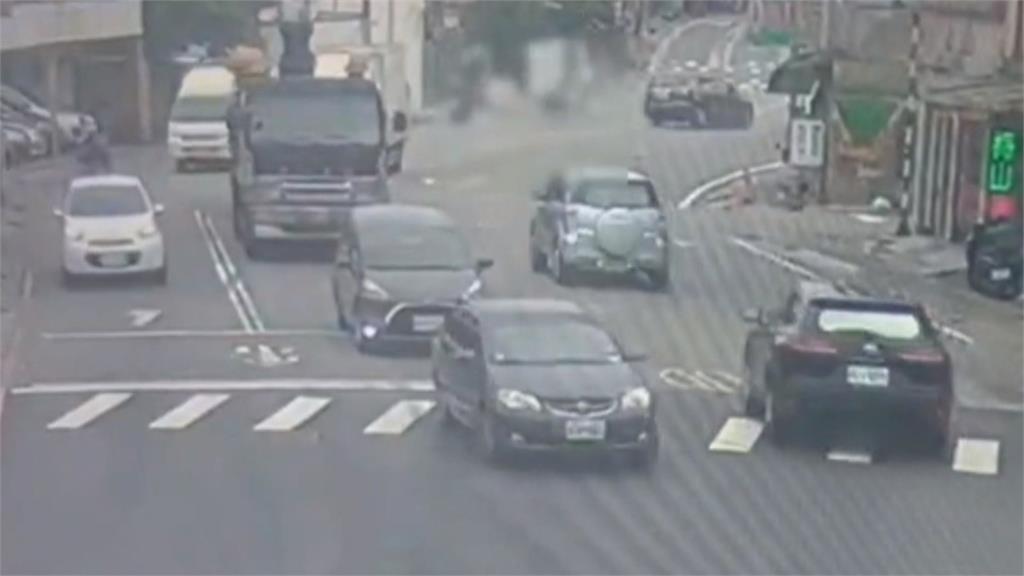 桃園八德又發生死亡車禍 越南男子非法居留逆向撞死騎士棄車肇逃