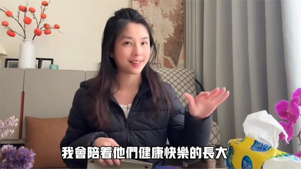 父親離世快一年!母親在面紙盒發現兒子「對亡父的愛」 網淚:好心疼