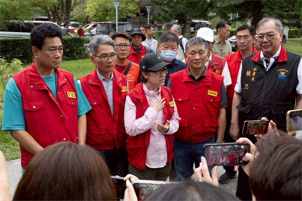 蕭美琴勘災被爆要居民迴避！家屬澄清了「是不滿花蓮縣府」：尤其傅崐萁夫婦