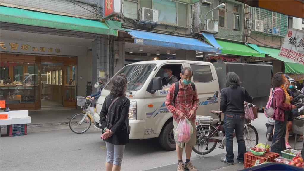 法國工程師轉行賣清潔劑　市場擺攤遇見台灣人情味