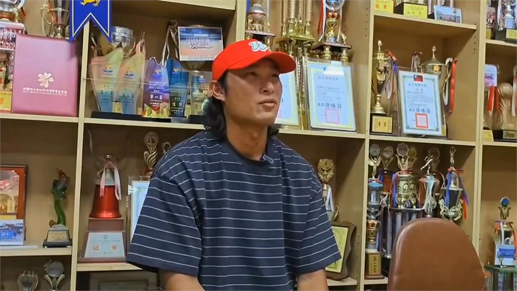 快新聞/光復重創!味全龍吳俊杰「請假返鄉掩面落淚」 頂新主動關懷