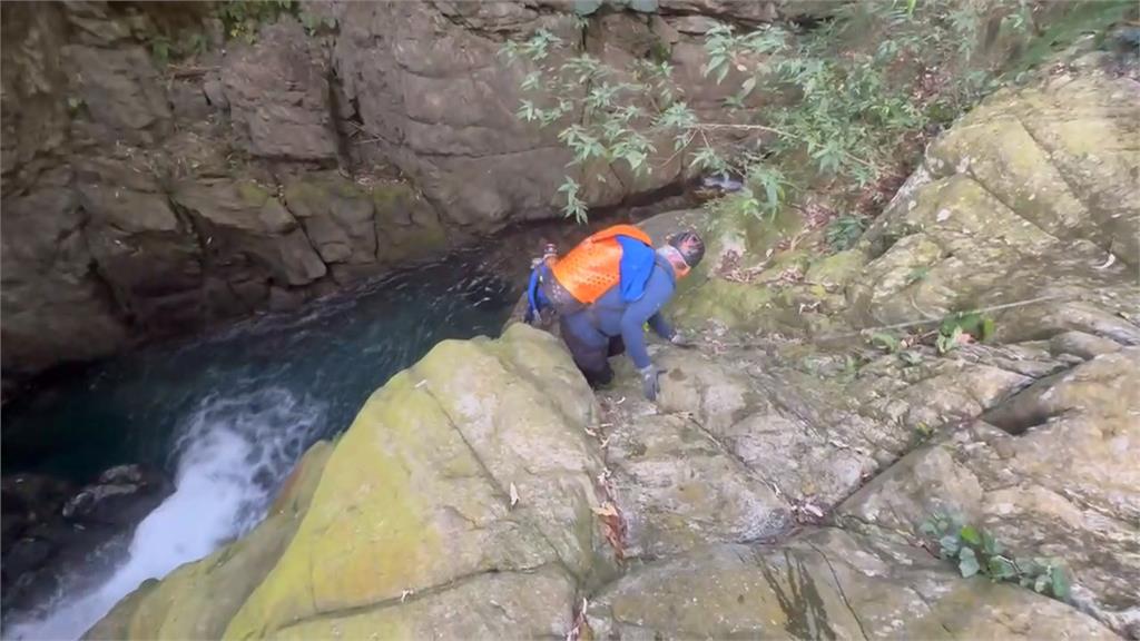 裝甲兵獨攀"八唐縱走"滑落溪谷　　失聯6天吹哨獲救