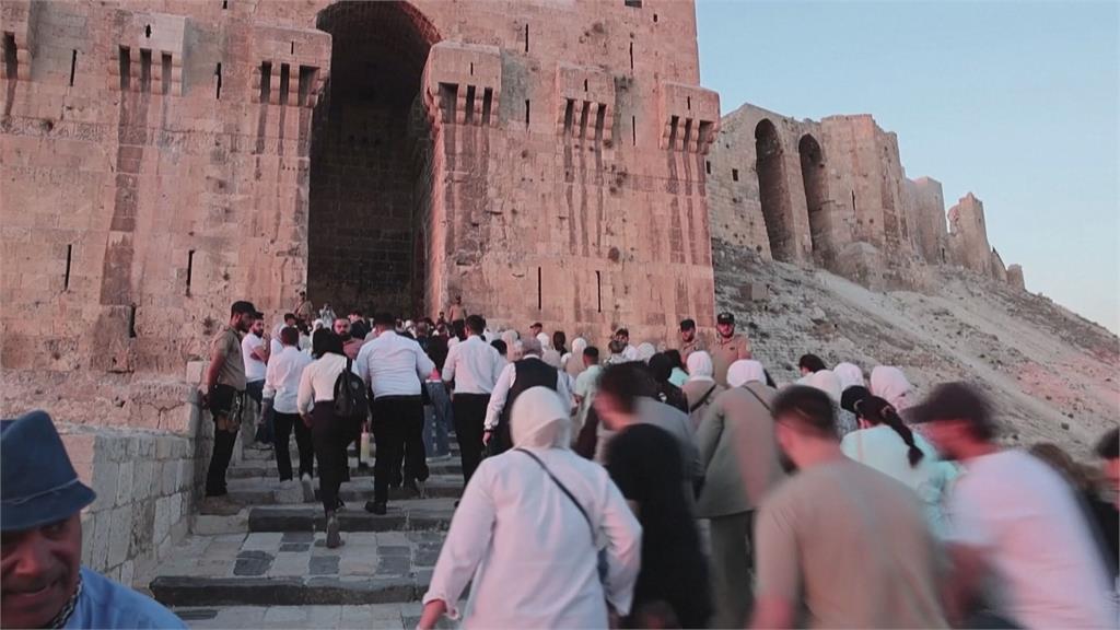 敘利亞阿勒坡堡壘因內戰殘破維修　27日對外開放　吸引大量遊客朝聖