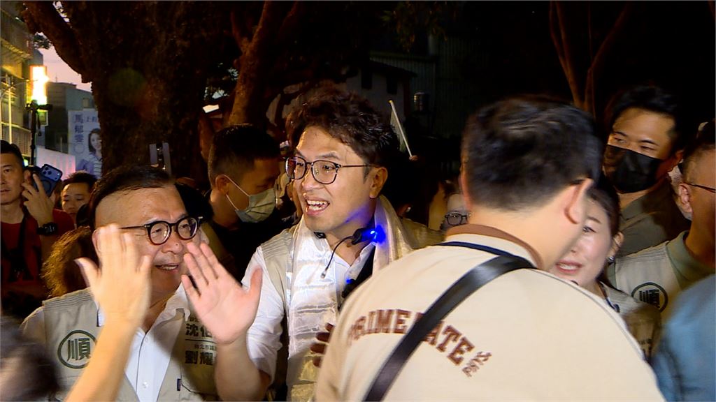 洋流到萬華! 沈伯洋夜市掃街 預告車掃"每區公布一個大計畫"