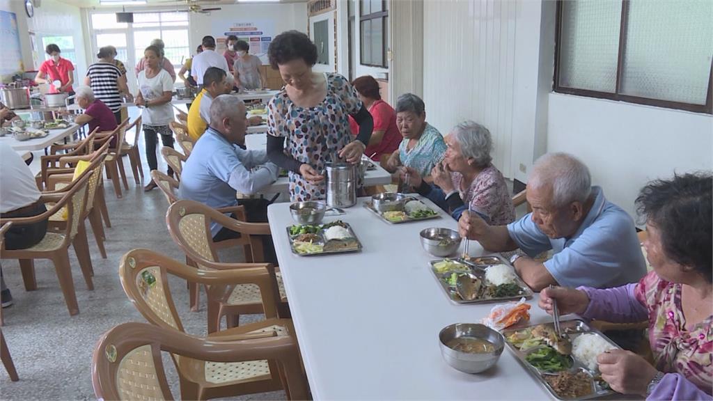 從齒找回笑容 全口植牙怎麼選擇?