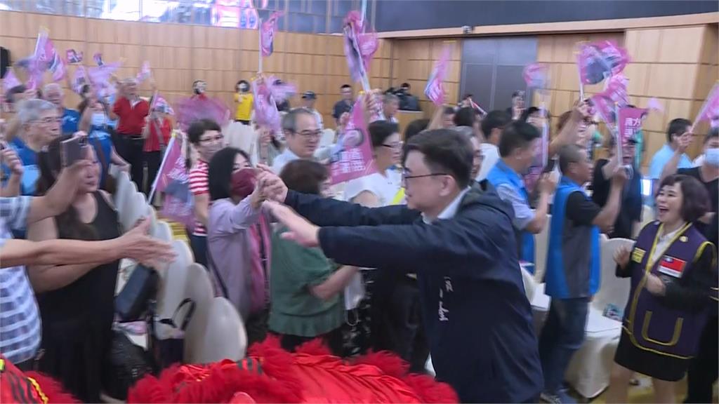 拚高雄市長 公益團體組賴瑞隆後援會 柯志恩出席龍舟活動