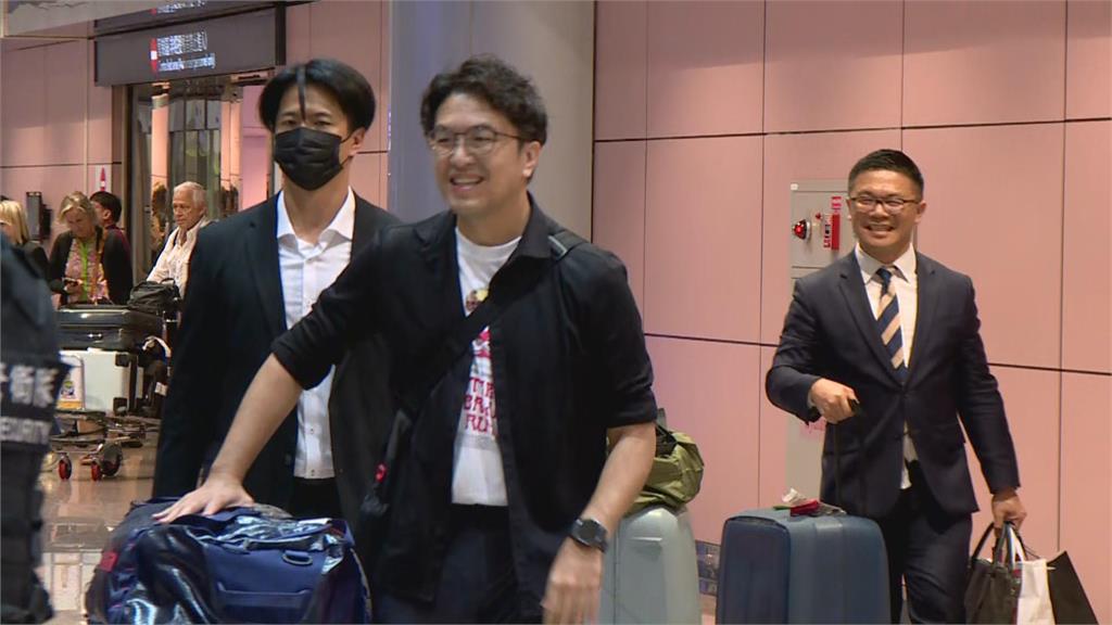 最新／沈伯洋赴日考察取經深夜返台　現身桃機談話內容曝光了