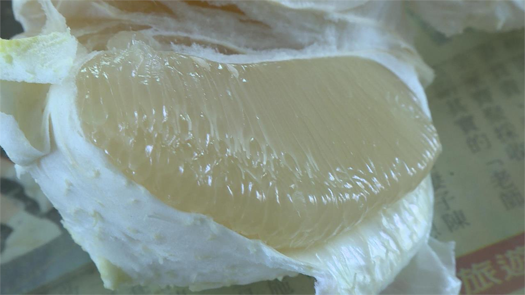 烤肉吃柚「皮」難處理…丟錯恐挨罰!行家曝「1招」變身生活好物